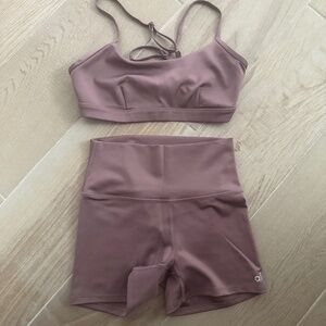 ALO YOGA ACTIVEWEAR SET
